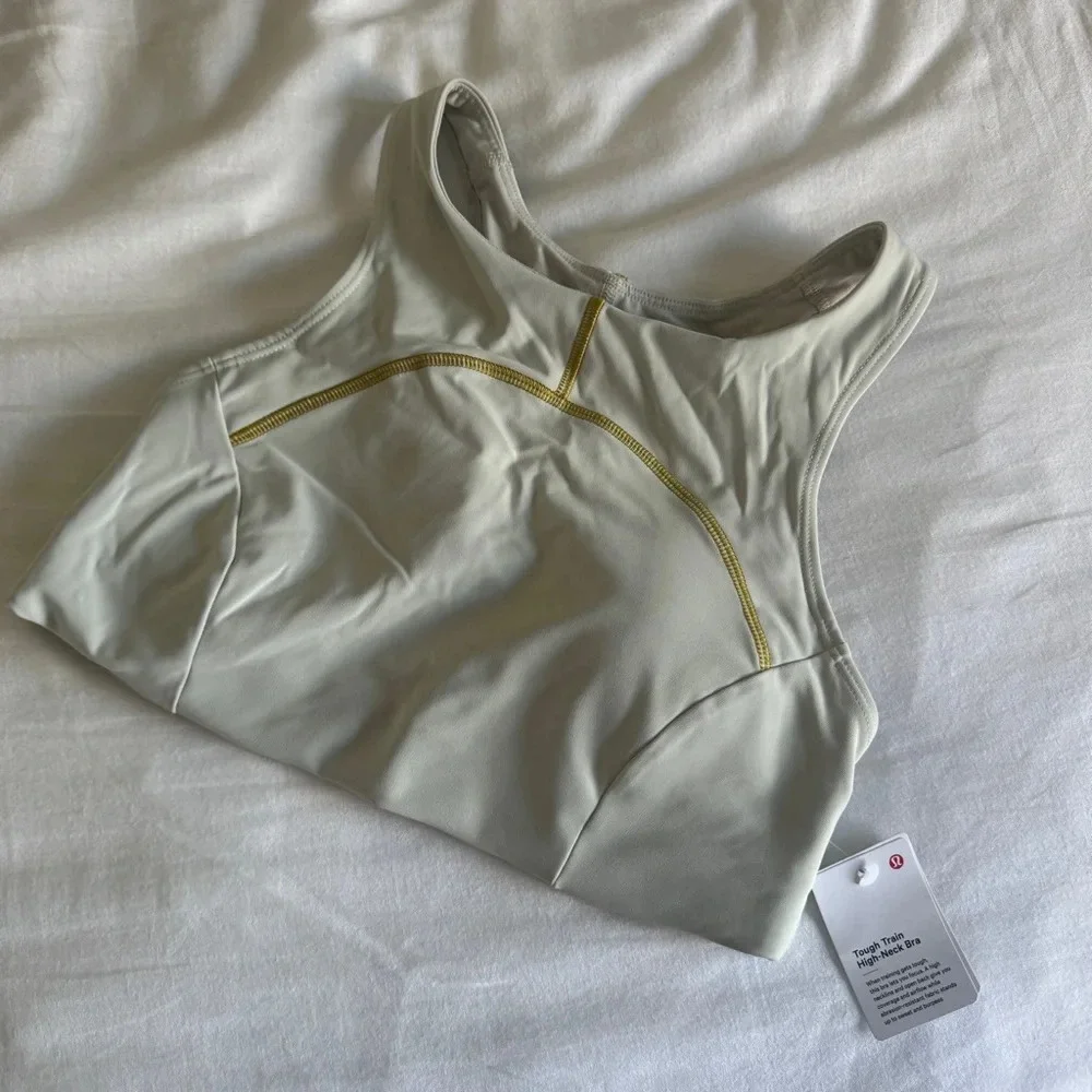 143 🆕🤍 Lululemon Tough Train High Neck Bra C/D Cups Light Sage Auric Gold